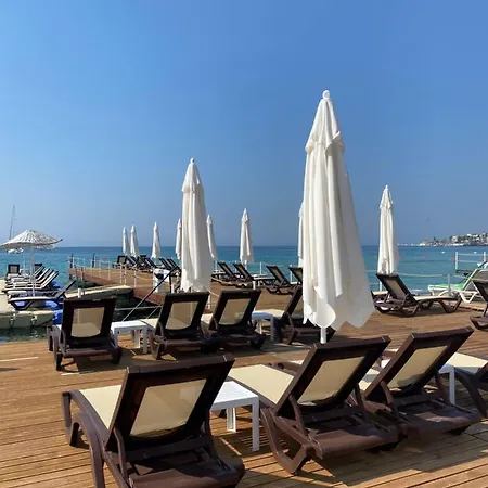 Seaside Ξενοδοχείο με διαμερίσματα 3*
