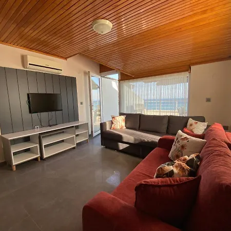 Ξενοδοχείο με διαμερίσματα Seaside 3*