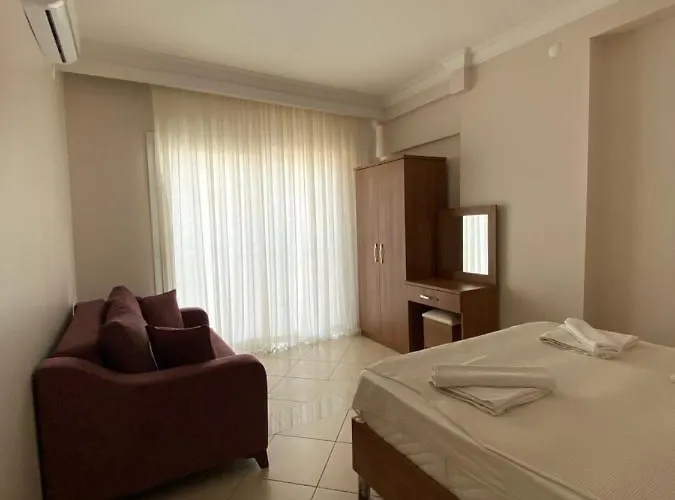 Seaside Aparthotel 3*