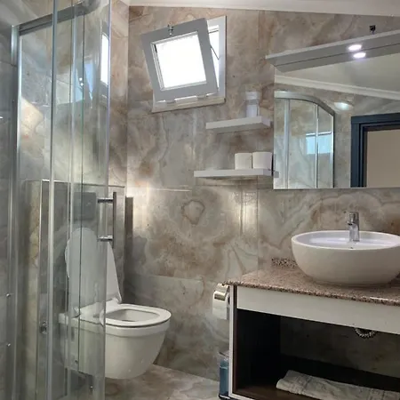 Seaside Aparthotel 3*