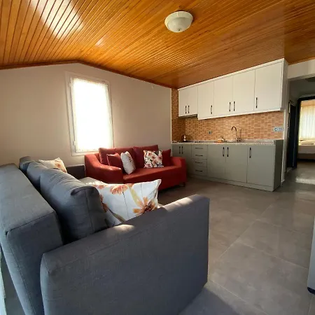 Seaside Aparthotel 3*