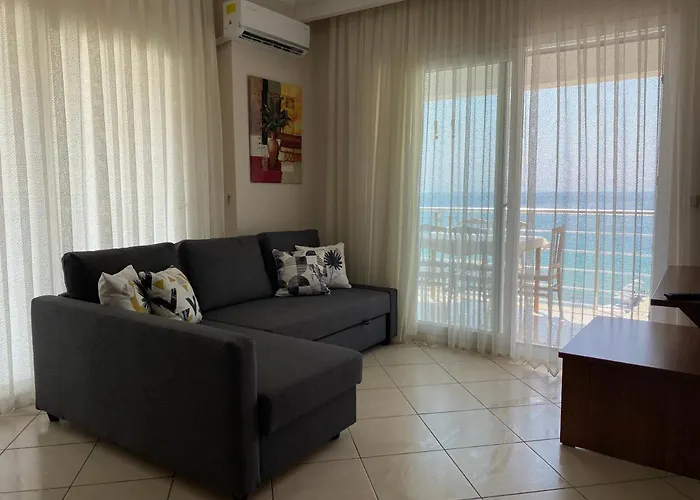 Seaside Aparthotel 3*